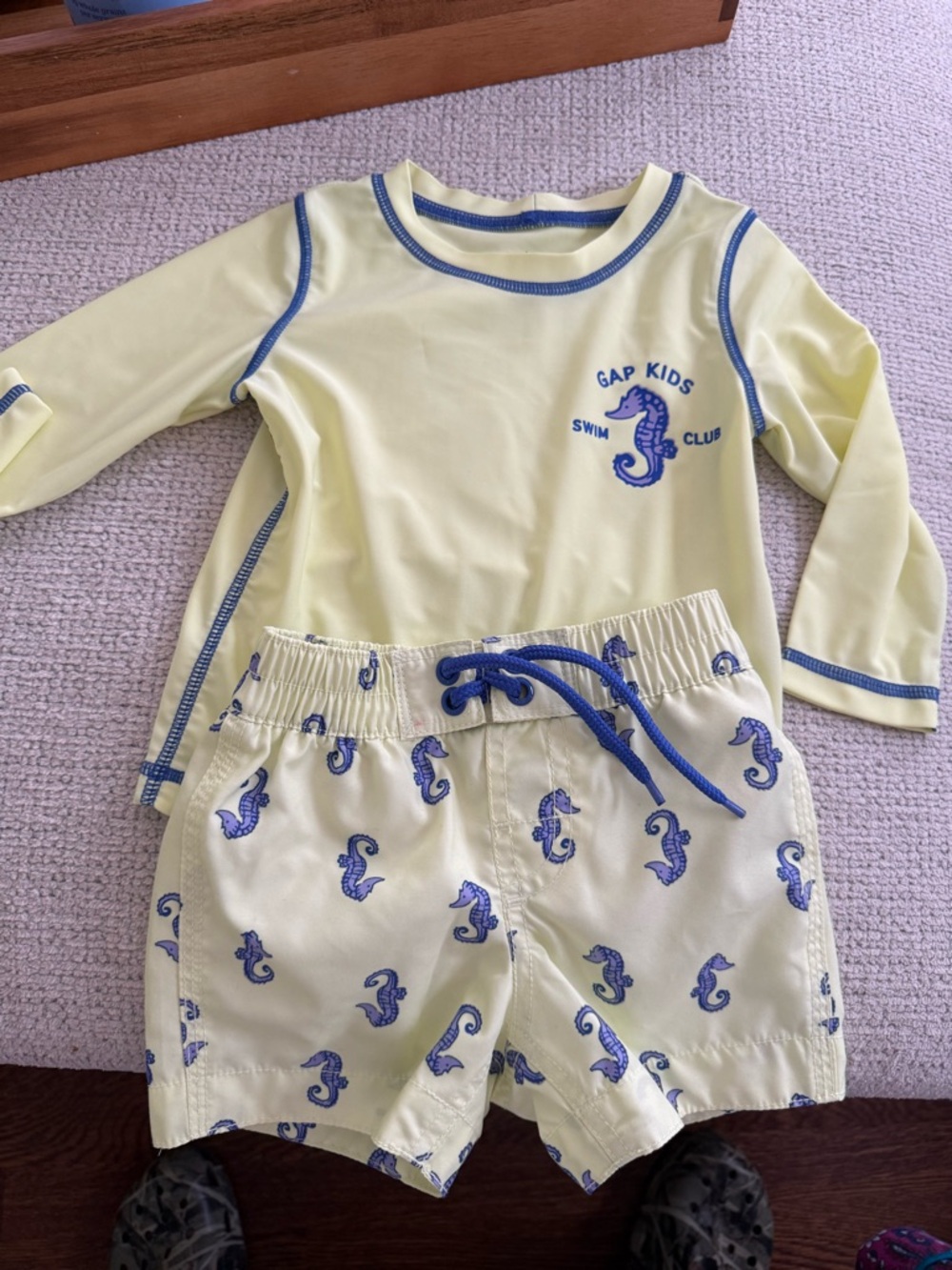 GAP Kids neon Yellow and Blue Seahorse Swim Set - Picture 3 of 7